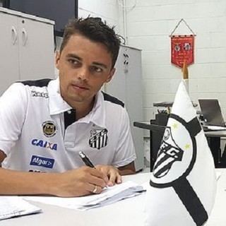 Matheus Ribeiro Matheus Ribeiro assina com o Santos e avisa Quero me firmar no grupo