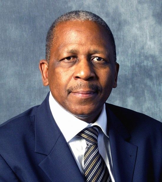 Mathews Phosa Phosa calls for musical theatre in honour of Ray Phiri Weekly Xpos