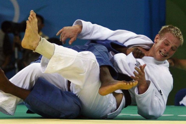 Matt Celotti Australian judoka Matt Celotti in white takes on Cubas Oreydis