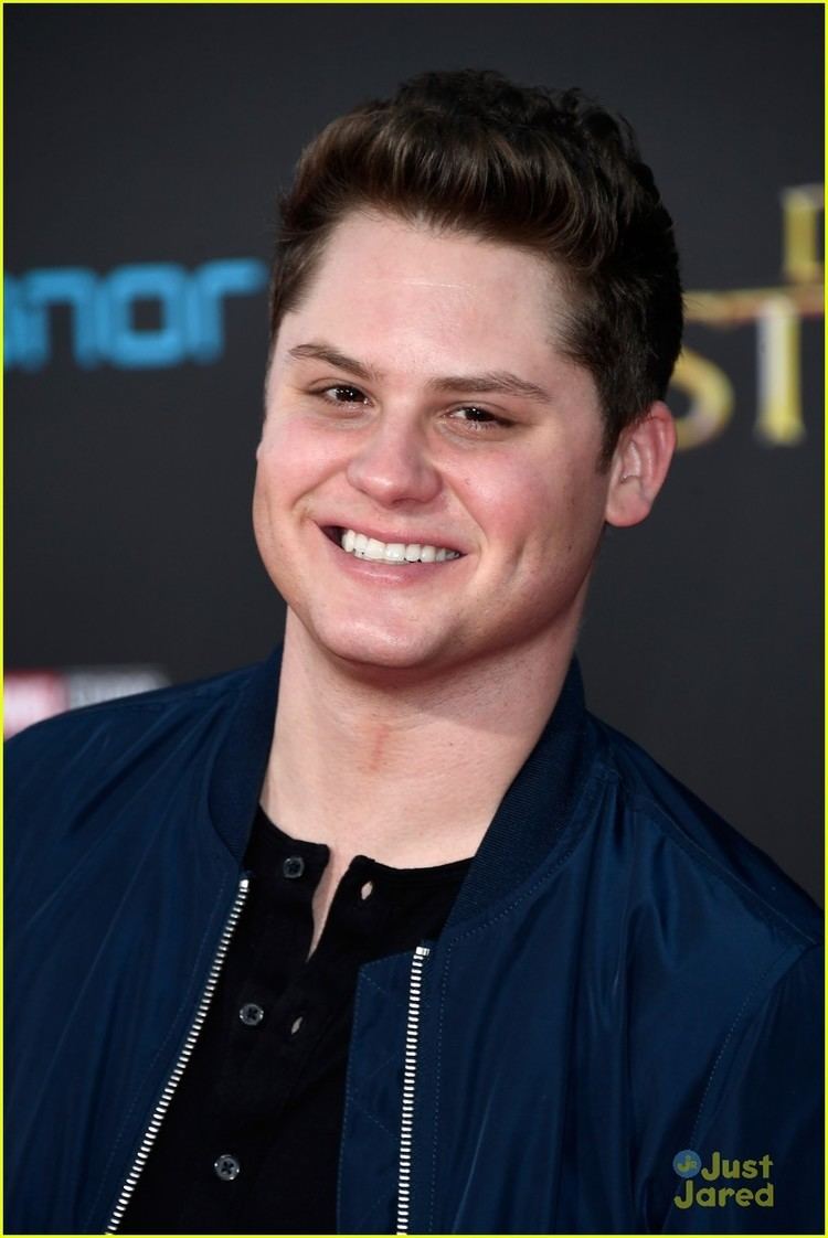 Matt Shively Real ONeals Actor Matt Shively Was Sarah Hylands Roommate