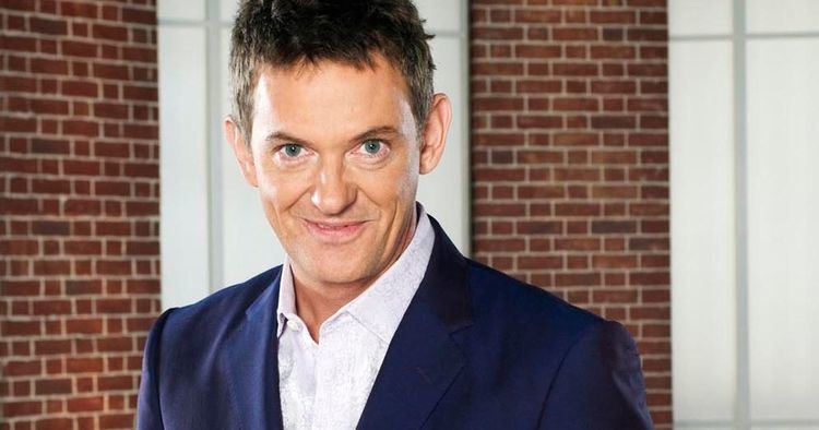 Matthew Wright (television presenter) TV presenter Matthew Wright forced to ban 39stalker39 fan from Channel
