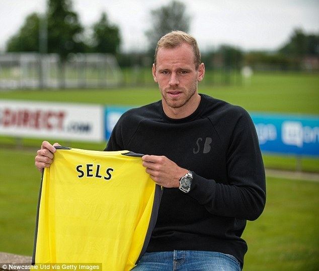 Matz Sels Newcastle confirm 45m signing of Matz Sels to give Rafa Benitez