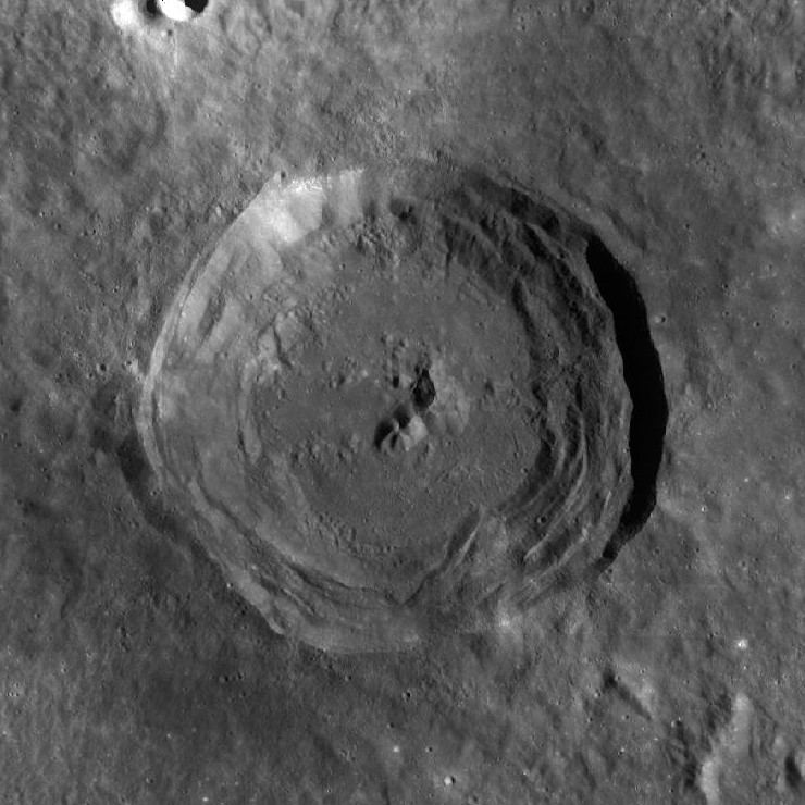 Maunder (lunar crater)