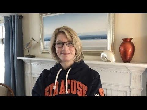 Maureen Green Maureen Green Reports on Blizzard of 2015 for WSYRTV Syracuse YouTube