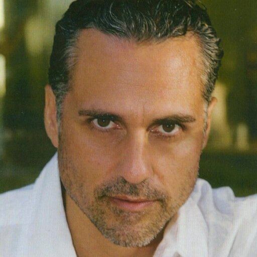 Maurice Benard httpspbstwimgcomprofileimages4533636805292