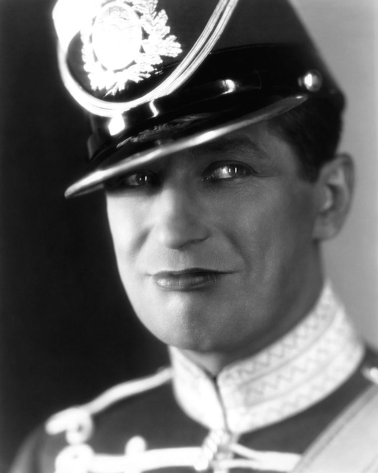 Maurice Chevalier Maurice ChevalierAnnex