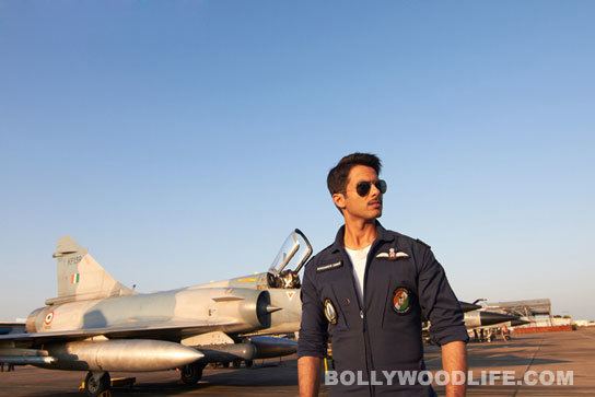 MAUSAM Quick Movie Review Shahid Kapoor scores Bollywoodlifecom