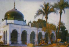 Mausoleum of Hazrat Mai Safoora Qadiriyya uploadwikimediaorgwikipediacommonsthumbbbb