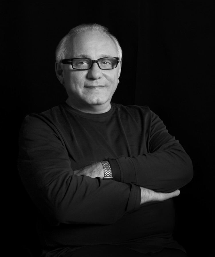 Max Azria Max Azria biography