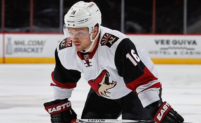 Max Domi Max Domi Arizona Coyotes rookie forward becoming must