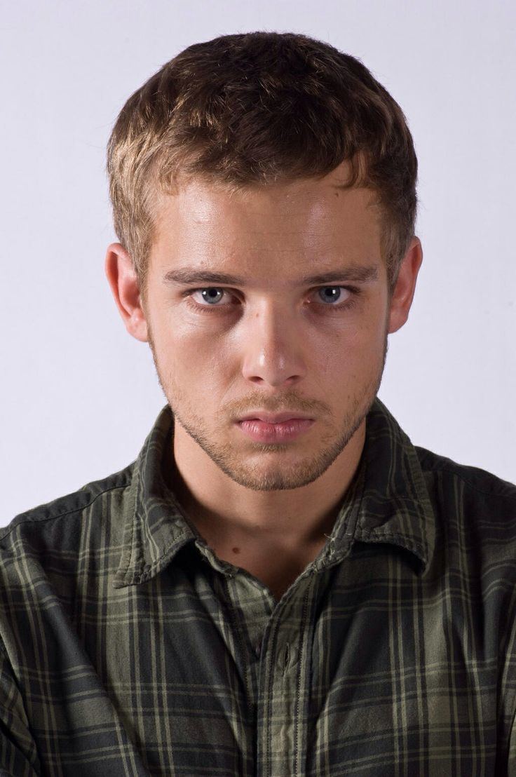 Max Thieriot Max Thieriot on Pinterest Bates Motel Guns and House