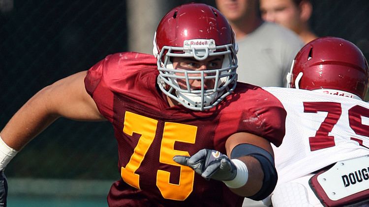 Max Tuerk USC39s Max Tuerk gets a new read on line by playing center