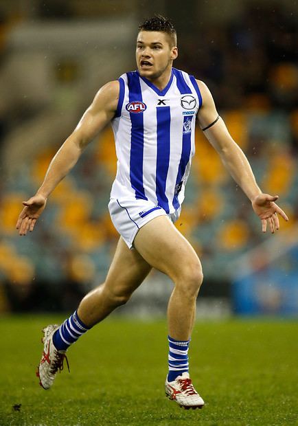 Max Warren Roos give popular defender another chance AFLcomau