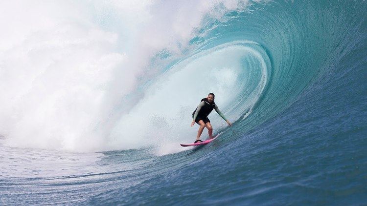 Maya Gabeira Maya Gabeira Surfs Giant Waves at Teahupoo YouTube