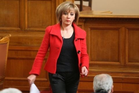 Maya Manolova Bulgarian MP Sanctioned for Saying Majority Has No Opinion