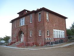 Mayer Red Brick Schoolhouse httpsuploadwikimediaorgwikipediacommonsthu