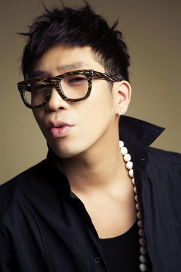 MC Mong MC Mong Scores Gaon Chart Success with Comeback Album Soompi