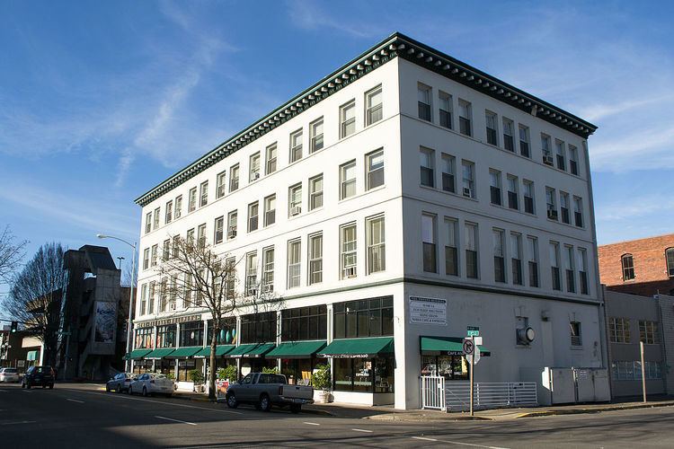 McMorran and Washburne Department Store Building