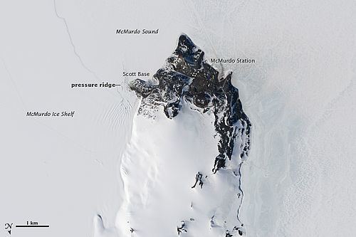 McMurdo Ice Shelf httpsuploadwikimediaorgwikipediacommonsthu