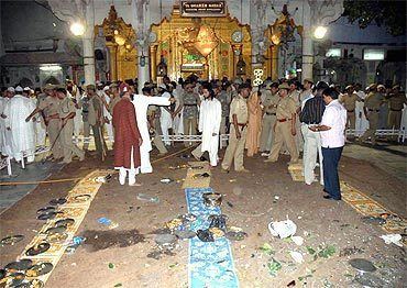 Mecca Masjid bombing Has Mecca Masjid blast probe met another dead end Rediffcom News