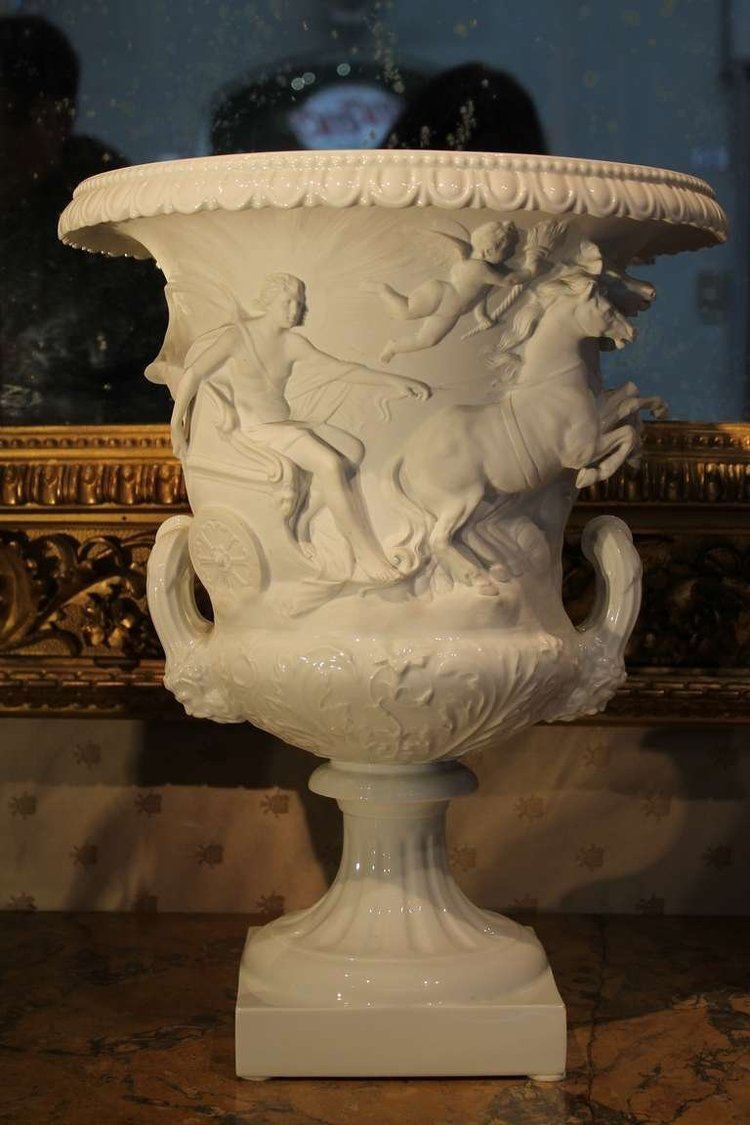 Medici Vase Italian porcelain Medici vase feat Apollo driving the chariot of