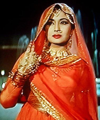 Meena Kumari How Meena Kumari Became An Alcoholic Rediffcom Movies