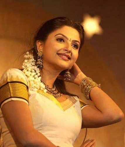 Meenakshi (Malayalam actress) Meenakshi Actress Profile with Bio Photos and Videos Onenovin