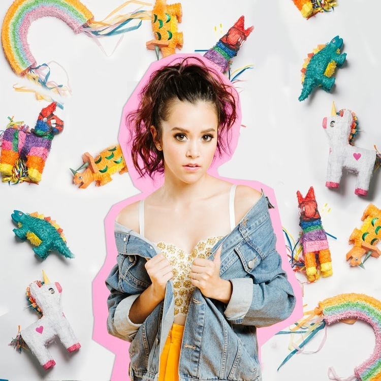 Megan Nicole megannicolesite YouTube