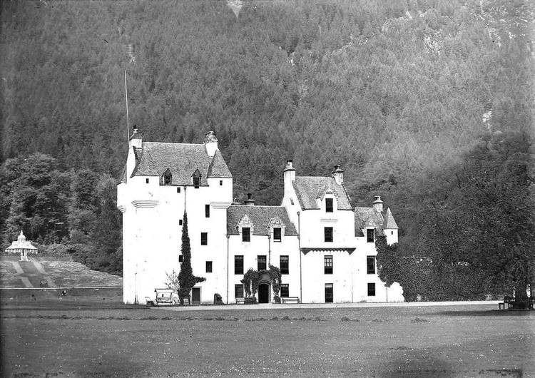 Meggernie Castle Meggernie Castle A towerhouse was built here c1585 by Co Flickr