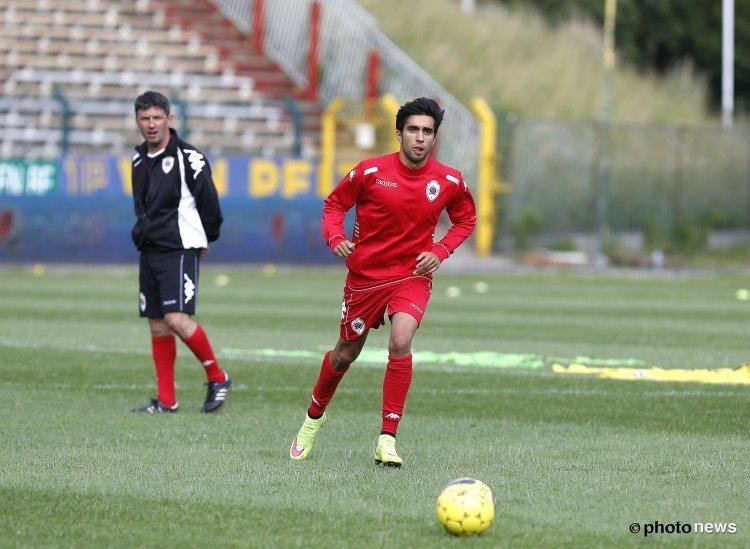 Mehdi Tarfi Mehdi Tarfi maanden out met knieblessure Voetbalnieuws
