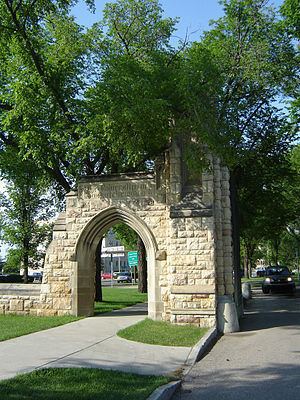 Memorial Gates (University of Saskatchewan) httpsuploadwikimediaorgwikipediacommonsthu