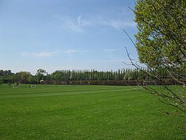 Memorial Ground, Finchampstead httpsuploadwikimediaorgwikipediacommonsthu