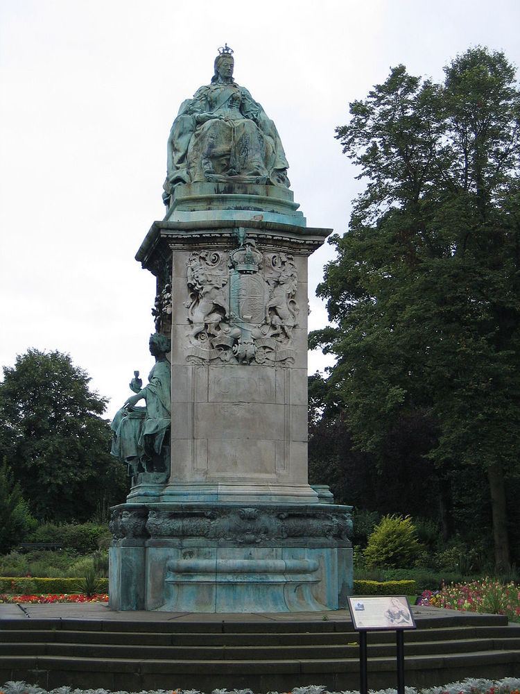 Memorial to Queen Victoria, Leeds