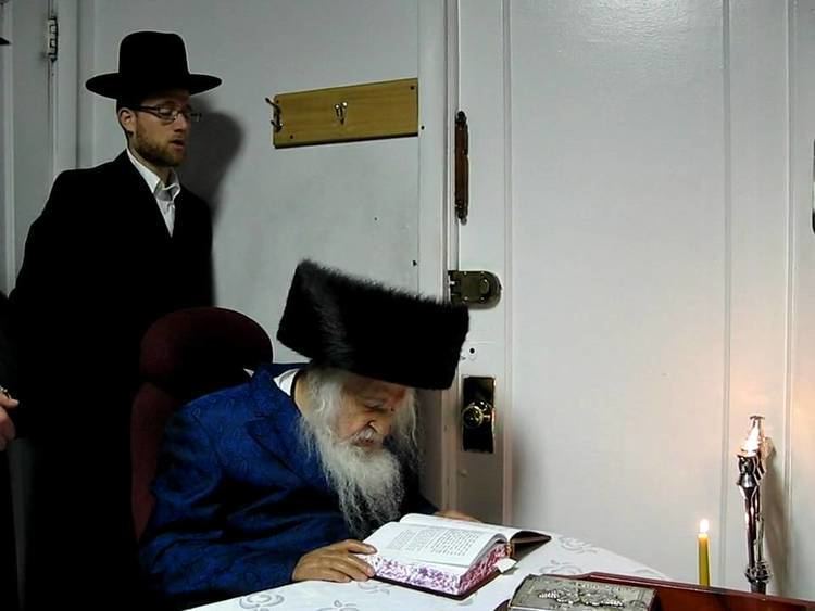 Menashe Klein Rabbi Menashe Klein Ungvarer Rov Candle Lighting YouTube