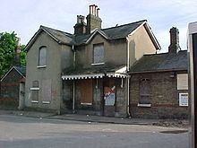 Merton Park railway station httpsuploadwikimediaorgwikipediacommonsthu