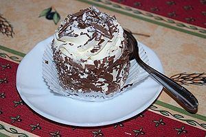 Merveilleux (cake) httpsuploadwikimediaorgwikipediacommonsthu