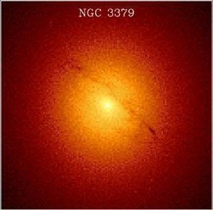 Messier 105 httpsuploadwikimediaorgwikipediacommonsthu