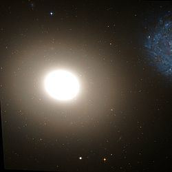 Messier 60 httpsuploadwikimediaorgwikipediacommonsthu