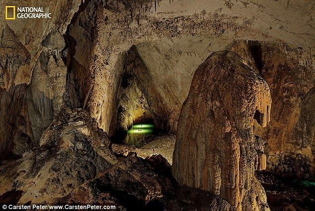 Miao Room China39s Miao Room cavern is the largest on earth Daily Mail Online