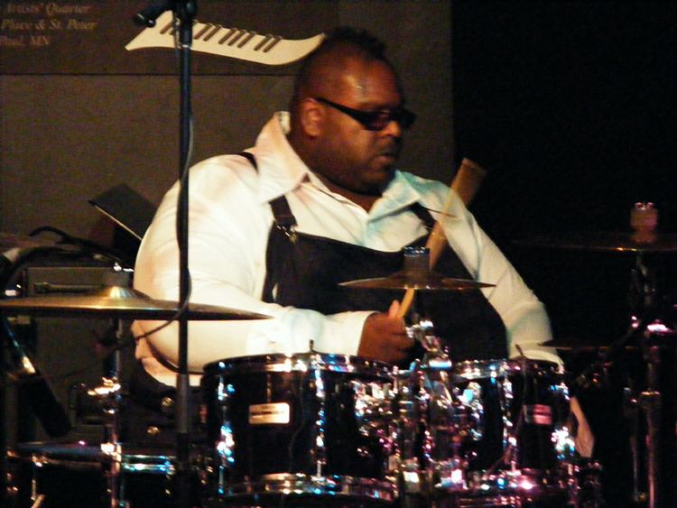 Michael Bland Jef Lee Johnson Michael Bland Yohannes Trio at Artists