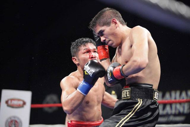 Michael Farenas Filipino boxer Michael Farenas scores bloody KO in comeback fight