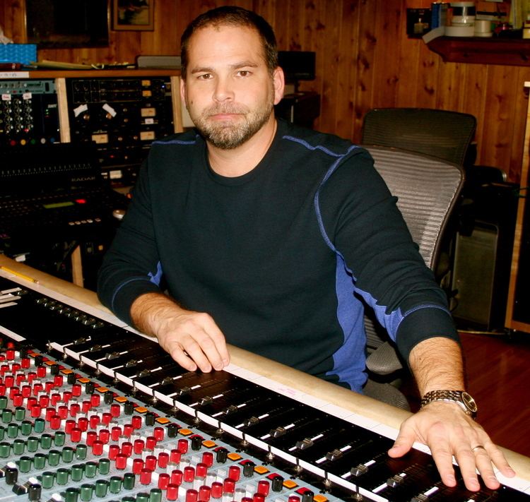 Michael Knox (record producer) Michael Knox shares musicproducing tips with students