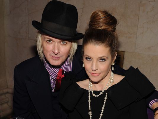 Michael Lockwood (guitarist) Lisa Marie Presley performs at Graceland for first time