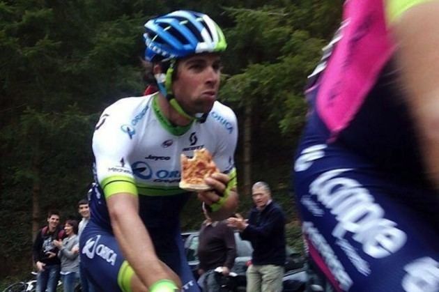 Michael Matthews (cyclist) Michael Matthews feasts on pizza during Pais Vasco stage