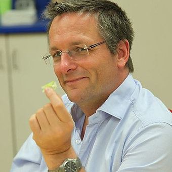 Michael Mosley (broadcaster) The Fast Diet author talks to Richard Glover ABC Sydney