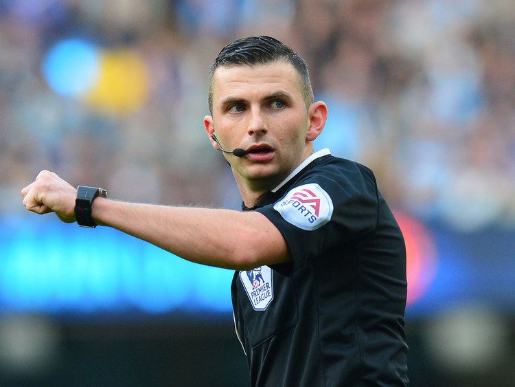 Michael Oliver (referee) Michael Oliver reported to have given girlfriend Lucy May