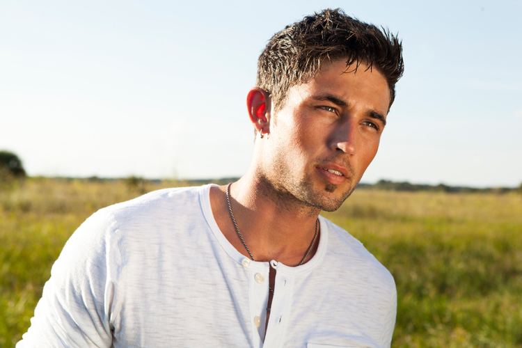 Michael Ray (singer) Michael Ray opens for Kip Moore Dodge County Fairgrounds