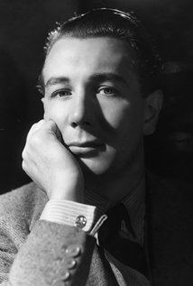 Michael Redgrave iamediaimdbcomimagesMMV5BODI0OTM1MTA3MF5BMl5