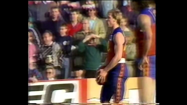 Michael Reeves (footballer) Michael Reeves Wearing Trackie Dacks 1987 Round 21 YouTube