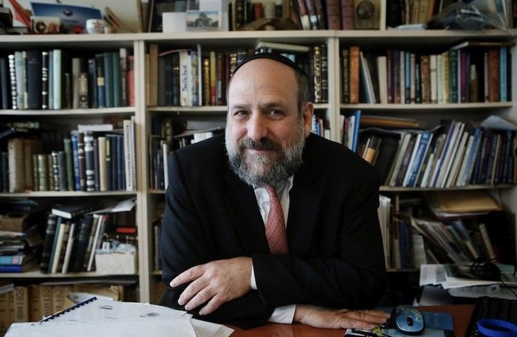 Michael Schudrich Polands chief rabbi suspends aide amid kosher slaughter controversy